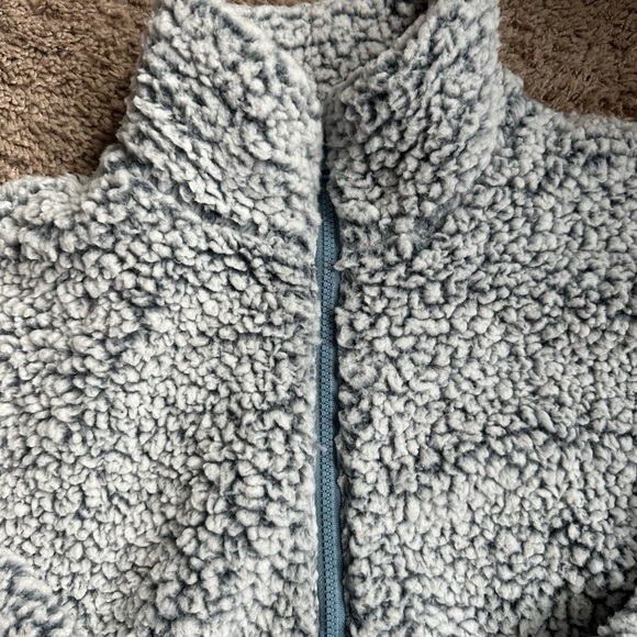 Gently Used Women’s Sherpa Sweatshirt! - Picture 2 of 3